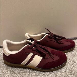 New maroon sneakers, only worn once! Like new condition, no blemishes!